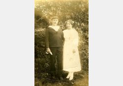 Mariée et marin, 1915 / Visuel : D.R.