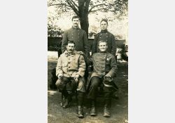 Officier et sous-officiers, 1914-1918 / Visuel : D.R.